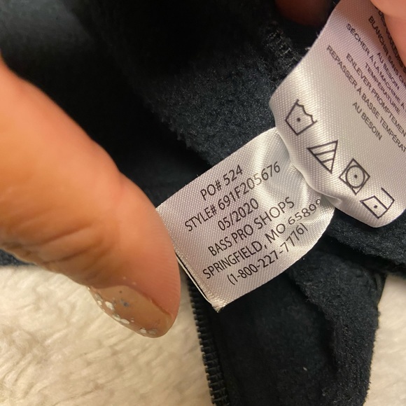 Bass Pro Shops boys L black fleece jacket - Picture 7 of 7